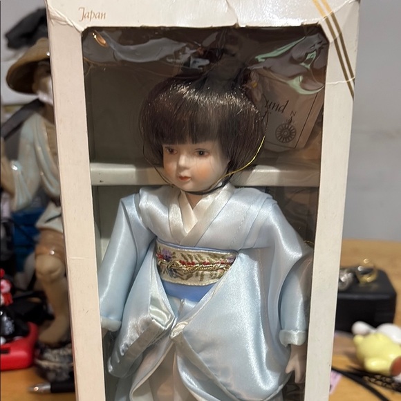 Gorham around the world Traditional Japanese Doll in Blue Kimono 1985 vintage - Picture 1 of 4